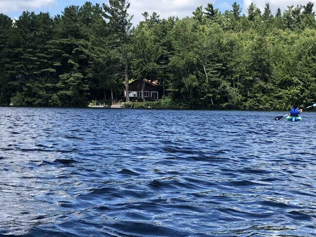 Foto del edificio - 1513 Little Sunapee Rd