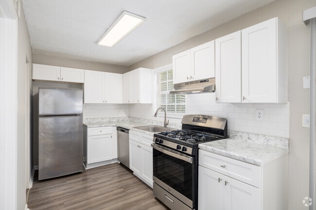 Interior Photo - Redwood Ridge