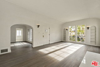 Building Photo - 428 S Bedford Dr