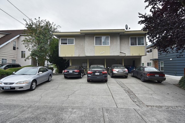 Foto del edificio - 4318 WINSLOW Pl N