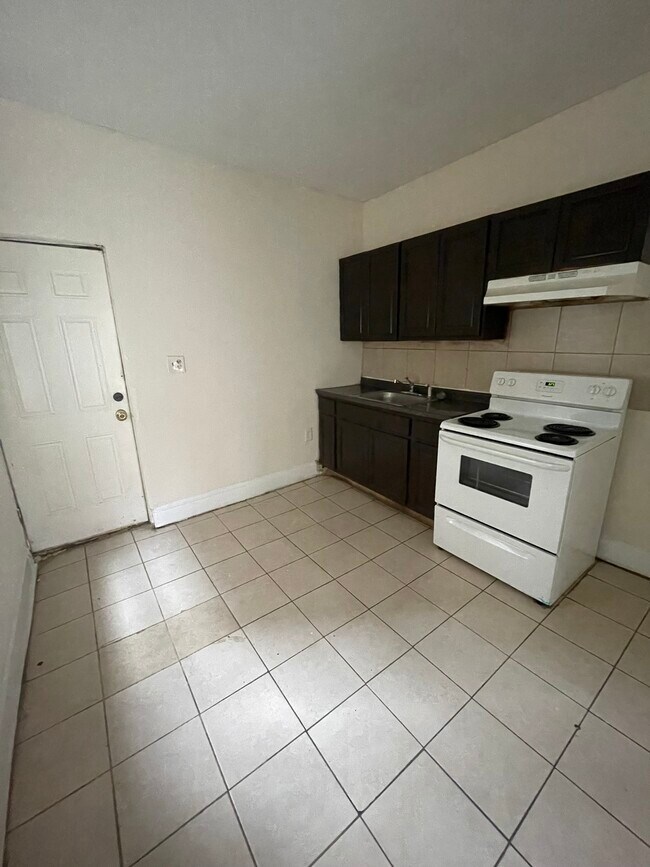 1418 W Clearfield St, Philadelphia, PA 19132 House Rental in