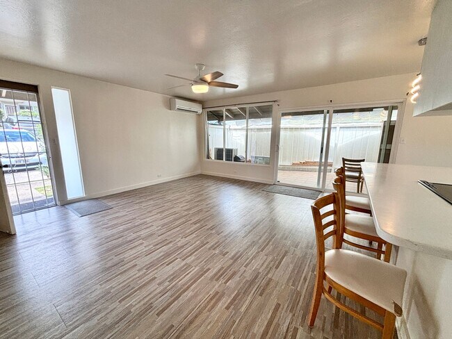 Foto del edificio - Newly Renovated 3BR/2BA Townhouse at Waial...