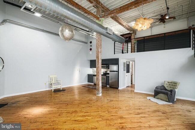 Building Photo - 428 N 13th St