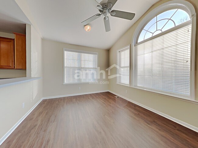 Foto del edificio - 864 Brookdale Ln