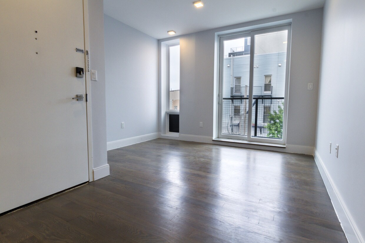 Primary Photo - 28 Wilson Ave