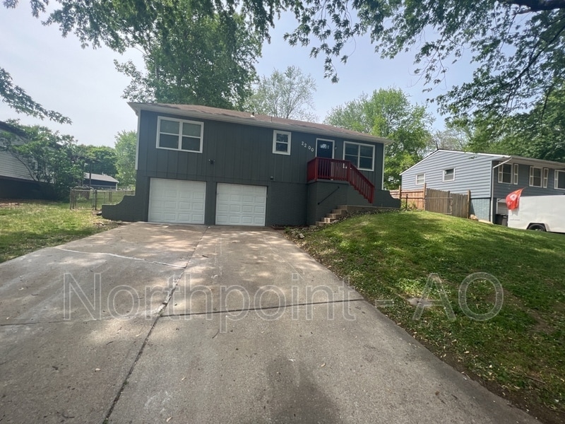 2200 Aqueduct Pl, Independence, MO 64057 House for Rent in