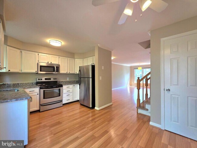 Foto del edificio - 3004 Kings Village Rd