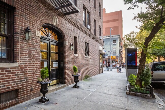 Foto del edificio - 438-448 Hudson St