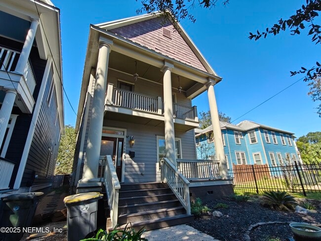 Building Photo - 1250 N Liberty St