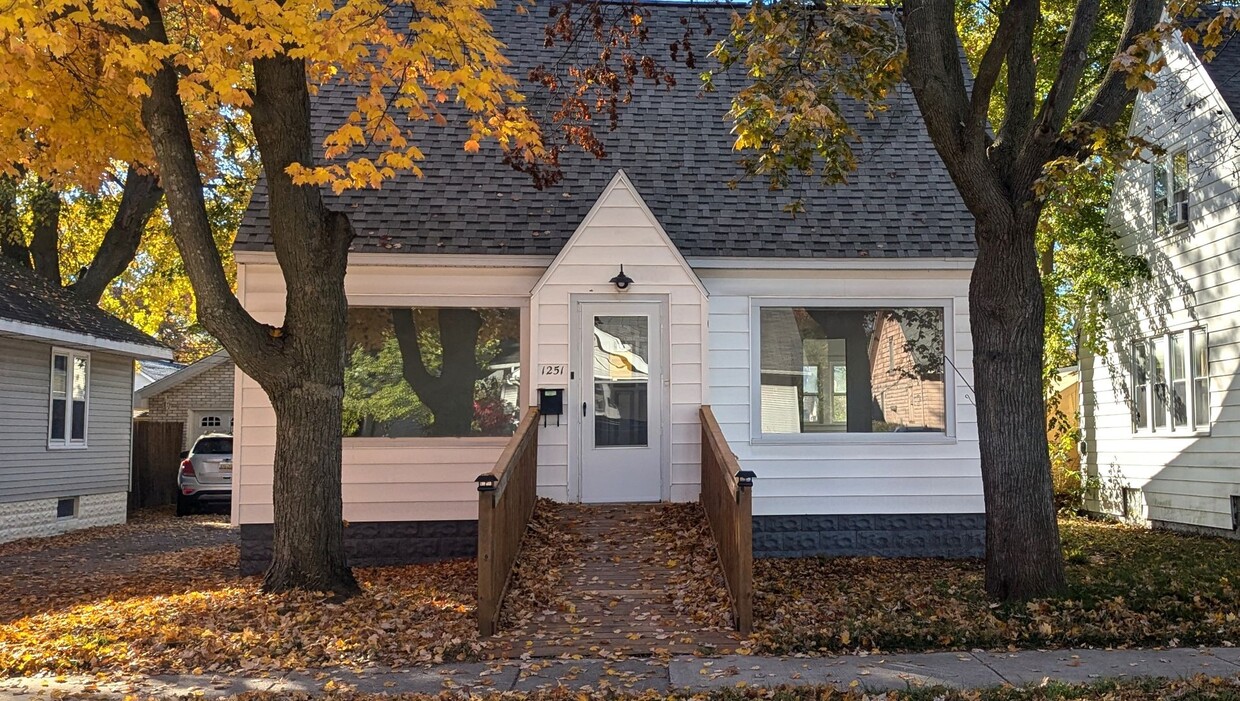 Foto principal - 1251 Fleming Ave