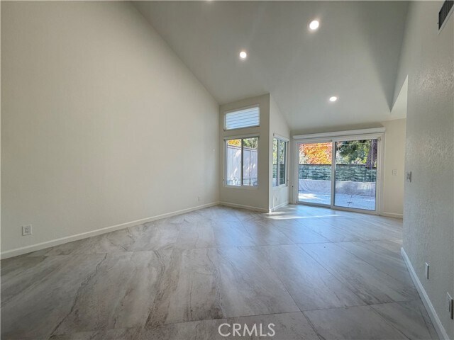 Building Photo - 25032 Sanoria St