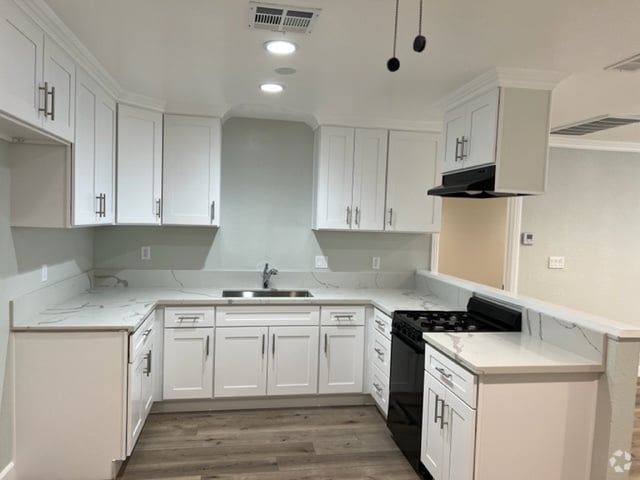 Building Photo - 431 N Kodiak St