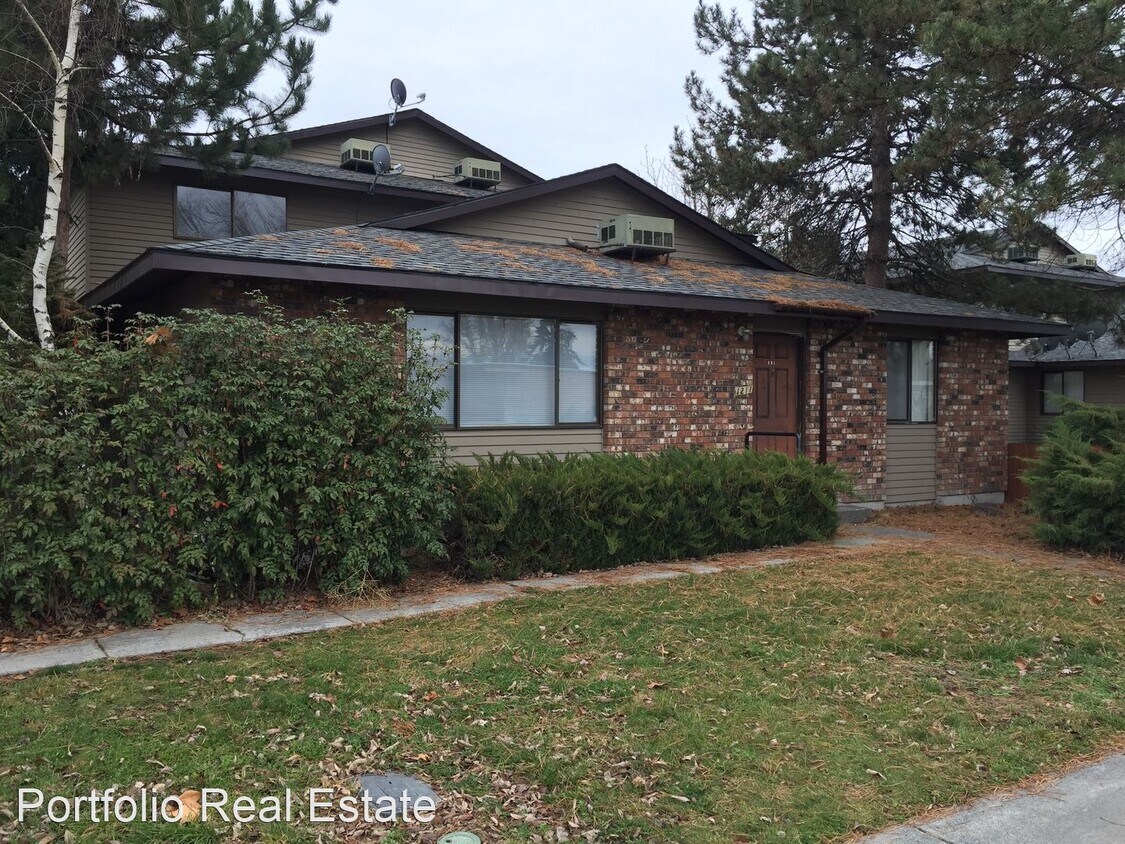 Primary Photo - 1205 W Ivy Ave