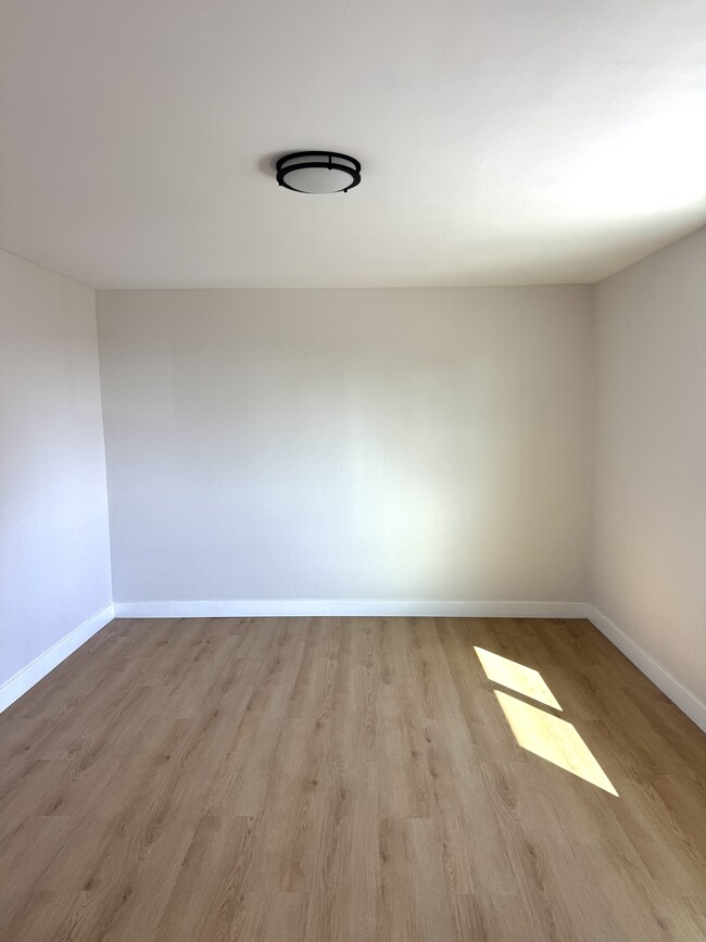 Building Photo - Altadena Townhouse Apartments