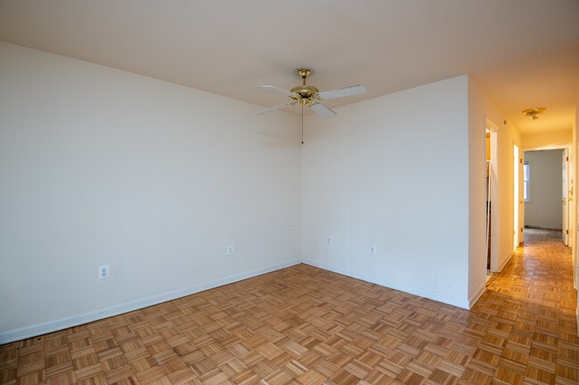 Building Photo - 1847 Biltmore St NW