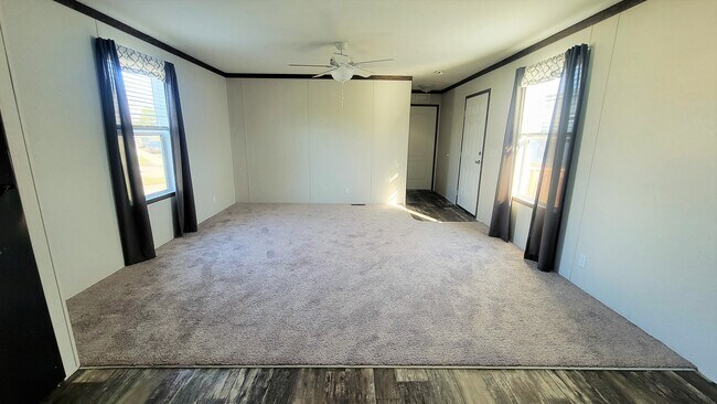 Building Photo - 372 Utah Ct