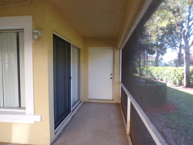 Building Photo - 1620 Cetona Dr