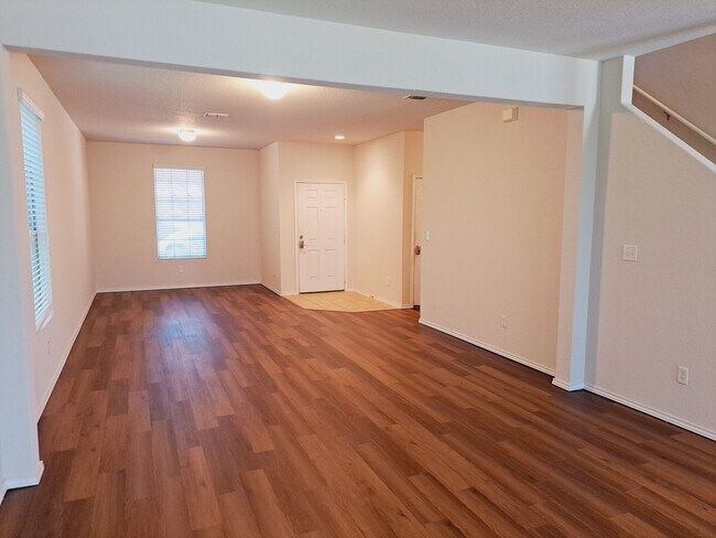 Foto del edificio - 12518 Crockett Way