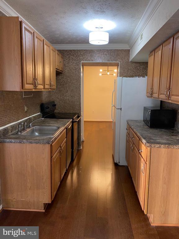 Building Photo - 8009 Mandan Rd