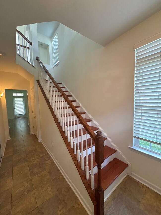 Foto del edificio - Stylish End-Unit Townhome on  Oakridge Lane – Hellertown, PA