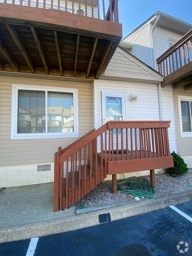Building Photo - 517 W Ocean View Ave
