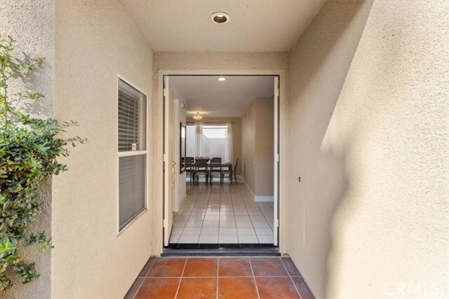 Foto del edificio - 77 Lakeshore Dr