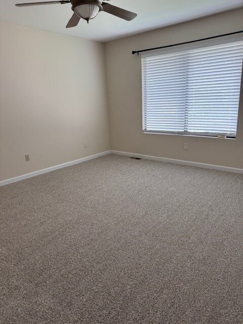 Foto del edificio - 529 Summer Winds Ln