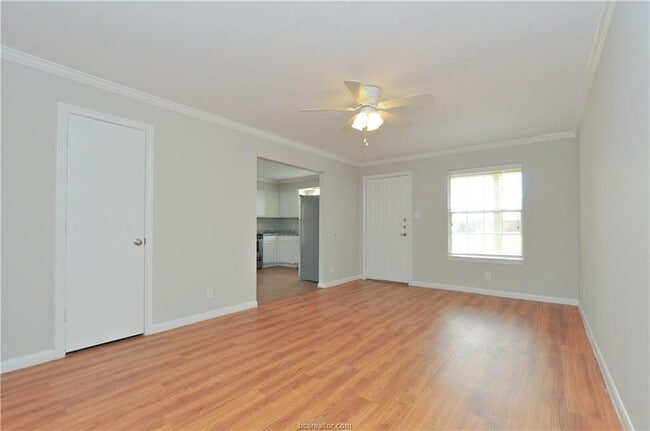 Building Photo - 2100 Southwood Dr