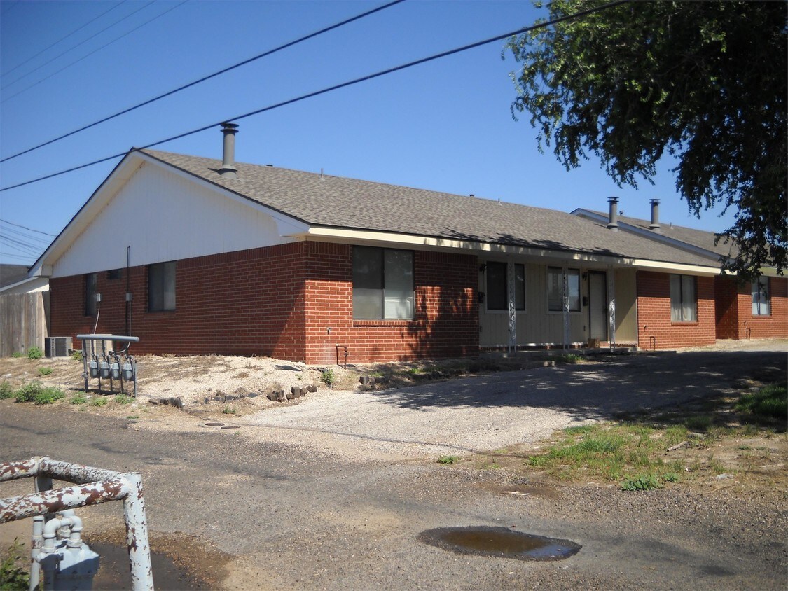 2706 5th Ave Unit D, Canyon, TX 79015 Apartment for Rent in Canyon