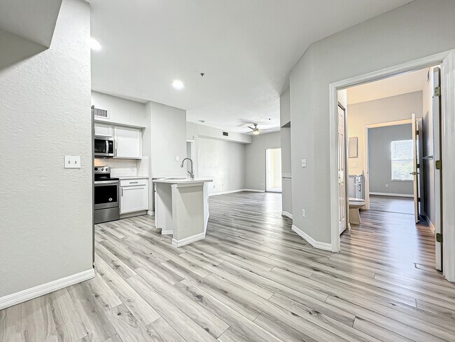 Building Photo - 822 Camargo Way