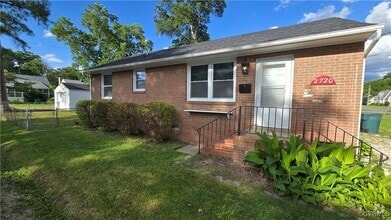 Building Photo - 2720 Maplewood Rd