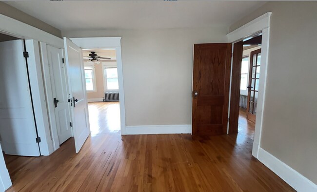 Foto del edificio - 435-437 Springfield Street (#)