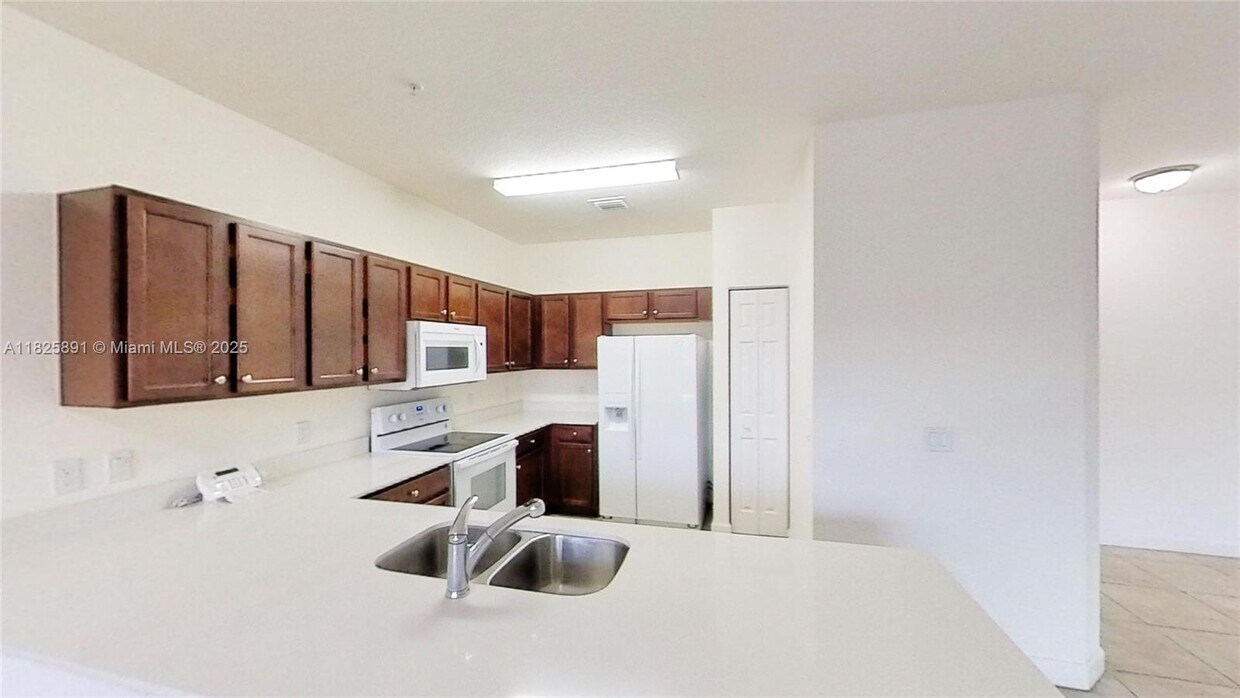 Foto principal - 260 NW 109th Ave