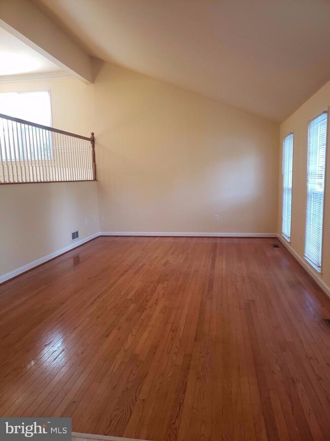 Foto del edificio - 9211 Briary Ln