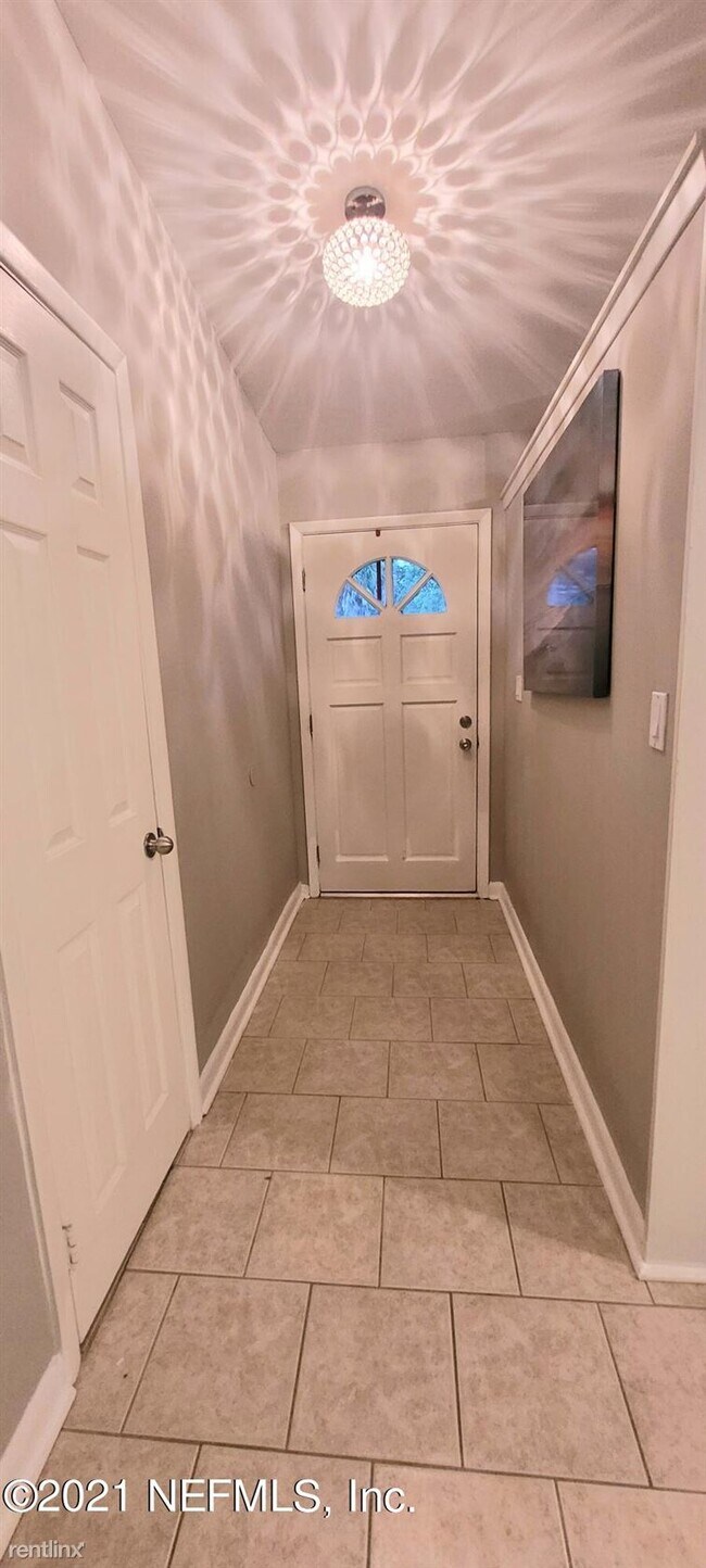 Building Photo - 4 br, 2 bath House - 2523 Arlex Dr E