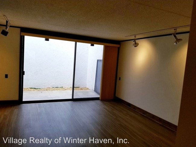 Building Photo - 2 br, 2.5 bath House - 511 Ave B NW