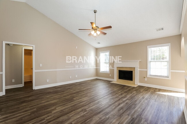 Building Photo - 255 Beranda Cir