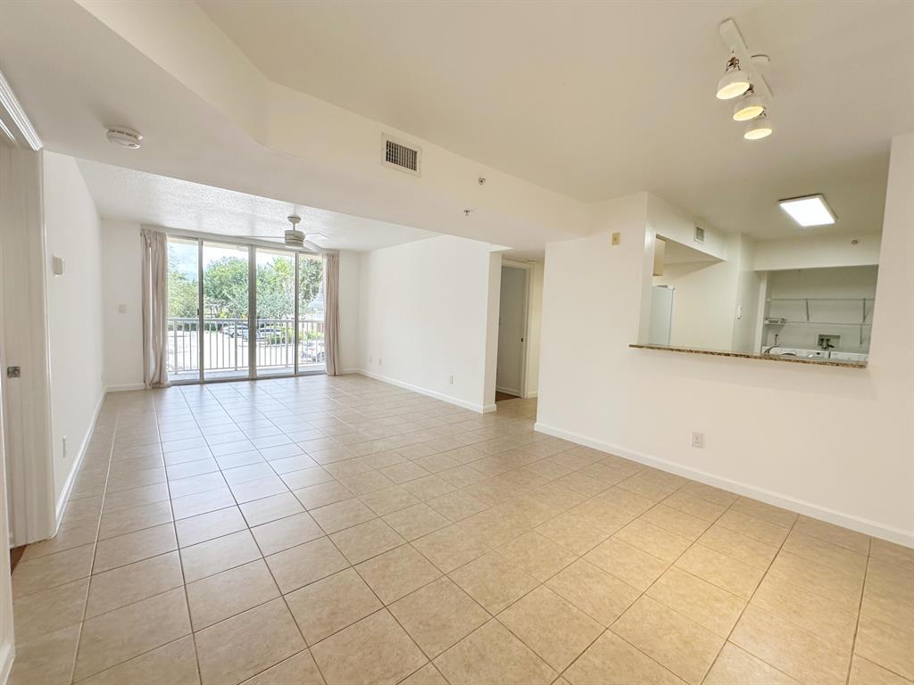 Foto principal - 519 E Sheridan St