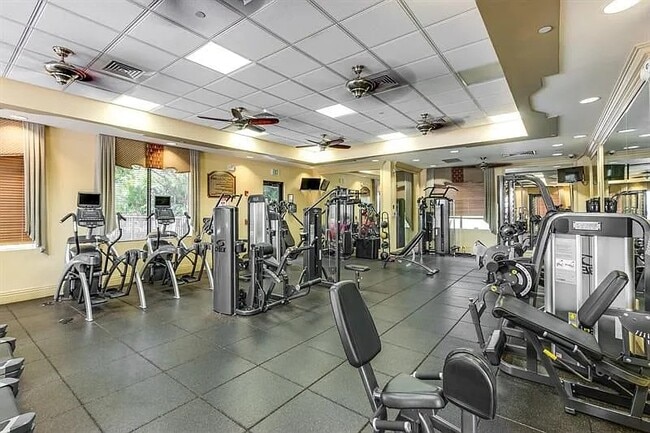 Foto del edificio - 8477 Breezy Hill Dr
