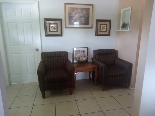 Foto del edificio - 5875 70th Ave N