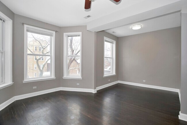 Foto del edificio - 2642 W Potomac Ave