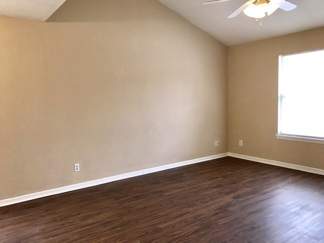 Building Photo - 2415 Santa Rosa Ct