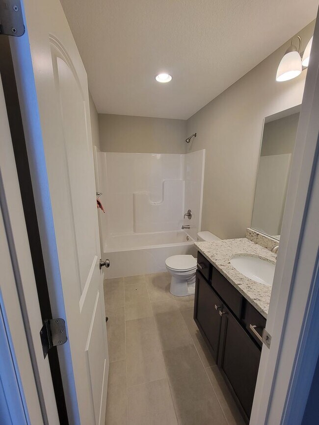 Foto del edificio - 3 bed/2 bath single- family home