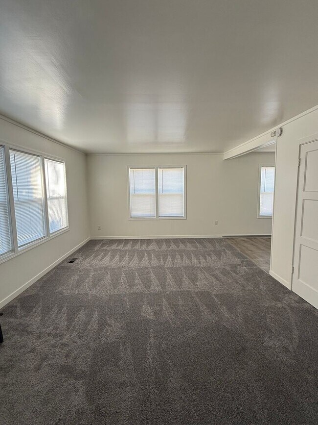 Foto del edificio - 1307 Perkins Ave