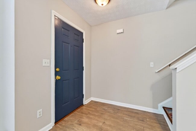 Building Photo - Beautiful 4 Bedroom Home for Rent in Chestnut Lake!