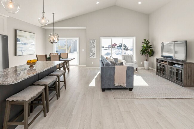 Foto del edificio - 4-bedroom, 3-bathroom West Fargo Single-Family Home w/ 3 Stall Garage