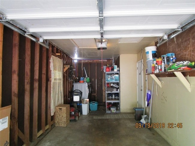 Building Photo - 6511 Hickman Ave
