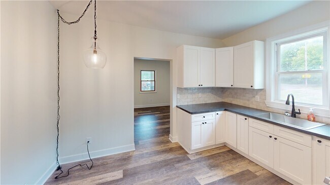 Building Photo - 248 Anderson Ave