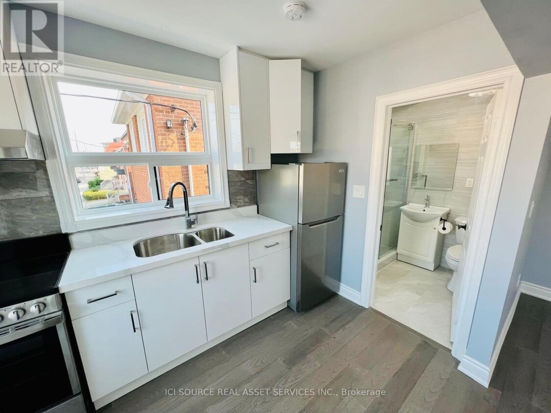 Photo principale - 1342 Weston Rd