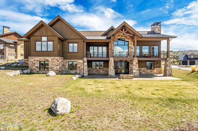 Foto del edificio - Red Ledges Custom Home